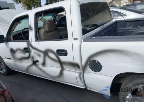 2005 Chevrolet Silverado 1500 Ls из США, поврежденный, VIN 2GCEC13T951159829